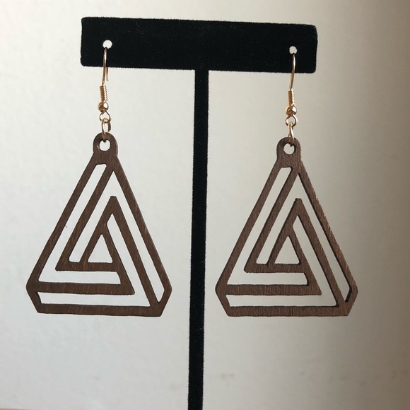 Cute Boho Wooden Isometric Triangle drop Earrings - Picture 3 of 4